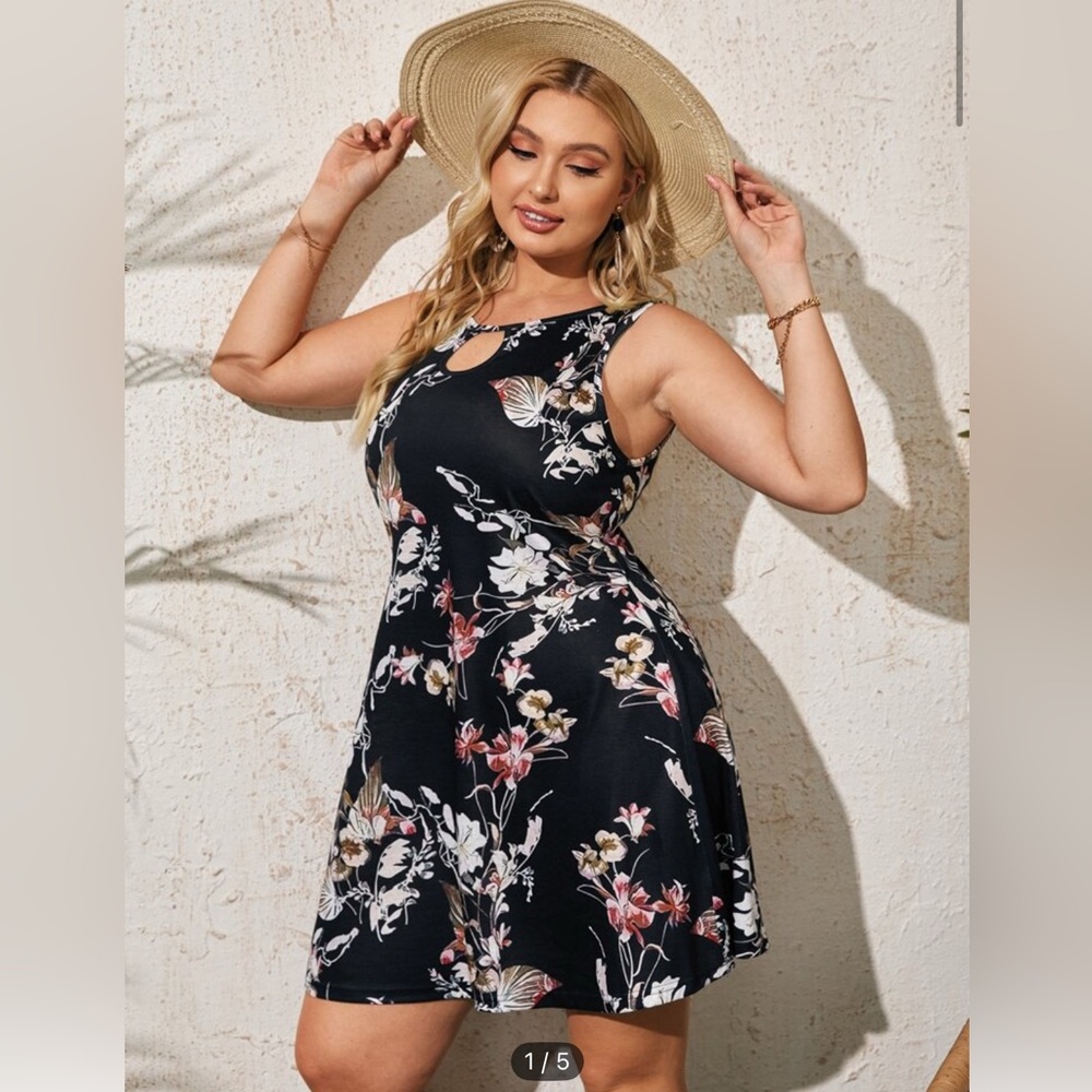 SHEIN Plus Keyhole Front Black Floral Print Dress Size 3XL.